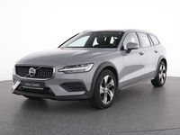 Gebraucht Volvo V60 CC Plus 197 PS (144 kW) 2023 Grau vapour grey / metallic Kombi
