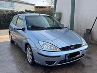 Usata Ford Focus 100 CV (73 kW) 2004 Blu Utilitaria
