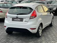 Gebraucht Ford Fiesta 75 PS (55 kW) 2015 Weiß Limousine