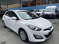 Gebraucht Hyundai i30 Trend 90 PS (66 kW) 2012 Weiß Limousine
