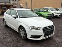 Gebraucht Audi A3 Attraction 105 PS (77 kW) 2014 Weiß Limousine