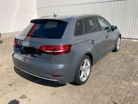 Gebraucht Audi A3 Sport 150 PS (110 kW) 2018 Grau Limousine