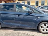 Gebraucht Kia Carens Vision 141 PS (103 kW) 2016 Blau Van / Kleinbus