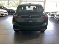 Gebraucht BMW 220 Active Tourer Luxury Line 170 PS (125 kW) 2025 Gruen Van / Kleinbus