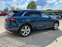 Gebraucht Audi e-tron 230 kW (313 PS) 2022 Galaxisblau metallic SUV