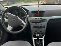 Gebraucht Opel Astra 90 PS (66 kW) 2010 Silber Limousine
