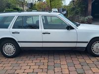 Second-hand Mercedes E230 132 CP (97 kW) 1988 Alb Break