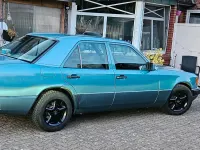 Gebraucht Mercedes 200 118 PS (86 kW) 1990 Grün Limousine