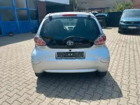 Gebraucht Toyota Aygo Basis 68 PS (50 kW) 2010 Silber Kleinwagen