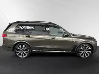 Gebraucht BMW X7 M Sport 352 PS (258 kW) 2025 Manhattan metallic SUV