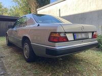 Gebraucht Mercedes 230 132 PS (97 kW) 1992 Silber Coupé