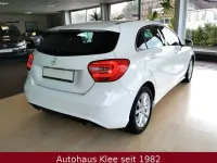 Gebraucht Mercedes A180 122 PS (89 kW) 2015 Weiß Kleinwagen