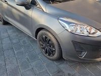 Gebraucht Ford Fiesta Trend 71 PS (52 kW) 2018 Frostweiß Kleinwagen