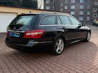Gebraucht Mercedes E220 170 PS (125 kW) 2011 Schwarz Kombi