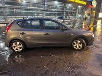 Gebraucht Hyundai i30 109 PS (80 kW) 2010 Grau Kleinwagen