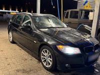 Gebraucht BMW 320 184 PS (135 kW) 2012 Schwarz Kombi