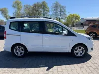 Gebraucht Ford Tourneo Courier Trend 101 PS (74 kW) 2017 Weiß Van / Kleinbus
