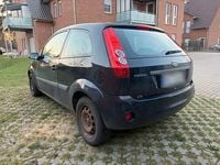 Gebraucht Ford Fiesta 70 PS (51 kW) 2008 Blau Kleinwagen