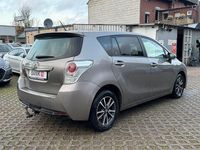 Gebraucht Toyota Verso Basis 111 PS (81 kW) 2015 Avantgarde bronze me Van / Kleinbus