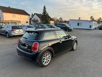 Gebraucht Mini Cooper 119 PS (87 kW) 2017 Schwarz Kleinwagen