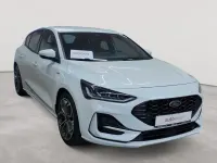 Gebraucht Ford Focus ST-Line X 155 PS (114 kW) 2023 Frozen white Limousine