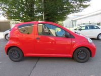 Gebraucht Toyota Aygo Basis 68 PS (50 kW) 2010 Rot Kleinwagen