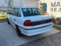 Gebraucht Opel Astra 75 PS (55 kW) 1997 Weiß Limousine