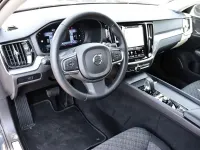 Gebraucht Volvo V60 Core 163 PS (119 kW) 2024 Denim blue Kombi
