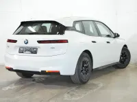 Gebraucht BMW iX 300 kW (408 PS) 2025 Alpinweiß SUV