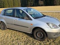Gebraucht Ford Fiesta Trend 82 PS (60 kW) 2009 Silber Kleinwagen