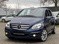 Gebraucht Mercedes B180 116 PS (85 kW) 2011 Blau Van / Kleinbus