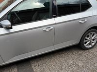 Gebraucht Skoda Fabia Joy 60 PS (44 kW) 2016 Silber Kleinwagen