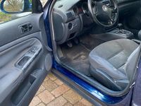 Gebraucht VW Passat 131 PS (96 kW) 2004 Blau Kombi