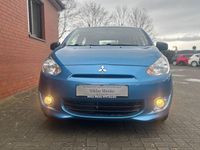 Gebraucht Mitsubishi Space Star Diamant Edition 71 PS (52 kW) 2015 Blau Kleinwagen
