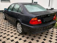 Gebraucht BMW 320 150 PS (110 kW) 1998 Blau Limousine