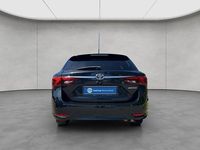 Gebraucht Toyota Avensis Basis 148 PS (108 kW) 2017 Titaniumblau mica metallic Kombi