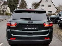 Neu Jeep Compass North 131 PS (96 kW) 2025 Grün SUV