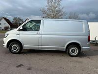 Gebraucht VW Transporter 150 PS (110 kW) 2018 Silber Van