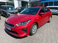 Używany Kia Ceed Attract 101 KM (74 kW) 2021 Czerwony Hatchback