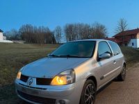 Gebraucht Renault Clio II 98 PS (72 kW) 2005 Grau Kleinwagen