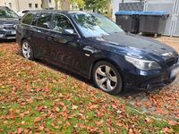 Gebraucht BMW 530 231 PS (169 kW) 2005 Blau Kombi
