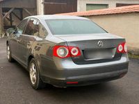 Gebraucht VW Jetta 122 PS (89 kW) 2009 Silber Limousine