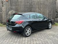 Gebraucht Opel Astra 140 PS (102 kW) 2010 Schwarz Limousine