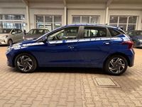 Gebraucht Hyundai i20 Trend 101 PS (74 kW) 2022 Intense blue / mic Kleinwagen