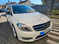 Gebraucht Mercedes B200 156 PS (114 kW) 2014 Weiß Van / Kleinbus