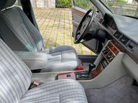 Gebraucht Mercedes E230 132 PS (97 kW) 1992 Schwarz Kombi