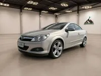 Gebraucht Opel Astra 140 PS (102 kW) 2008 Pannacotta m2 Cabrio