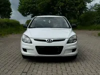 Gebraucht Hyundai i30 109 PS (80 kW) 2010 Weiß Limousine