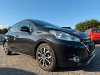 Gebraucht Peugeot 208 95 PS (69 kW) 2012 Schwarz Kleinwagen