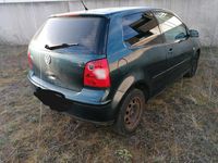 Second-hand VW Polo 54 CP (39 kW) 2003 Verde Hatchback